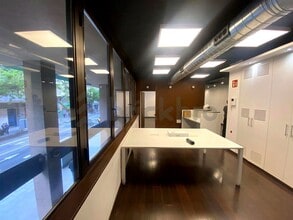 Office in Barcelona, Barcelona to rent Interior Photo- Image 1 of 25