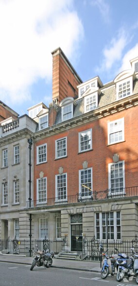 4 Devonshire St, London to rent - Building Photo - Image 2 of 3