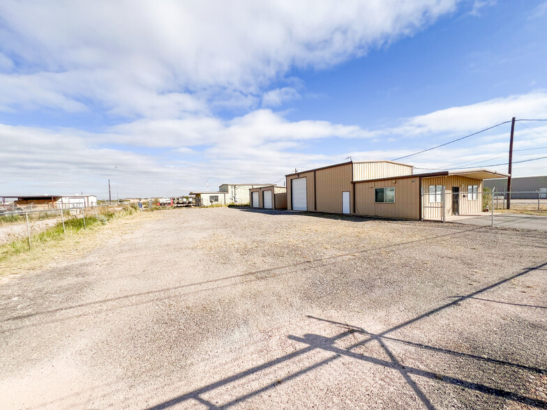 1304A Dayton Rd, Midland, TX for rent - Building Photo - Image 3 of 32