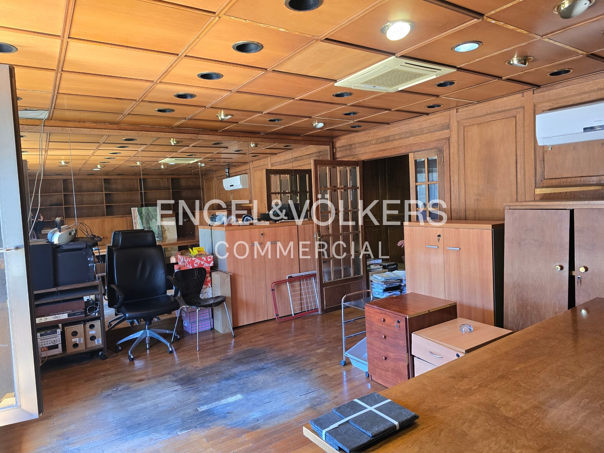 Office / Retail in Barcelona, Barcelona to rent Interior Photo- Image 1 of 17