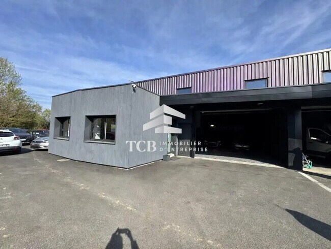 Location Local d'activités 154 m²