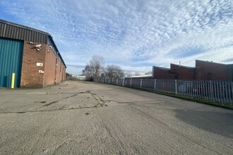 4 Sandleas Way, Leeds to rent Building Photo- Image 2 of 2