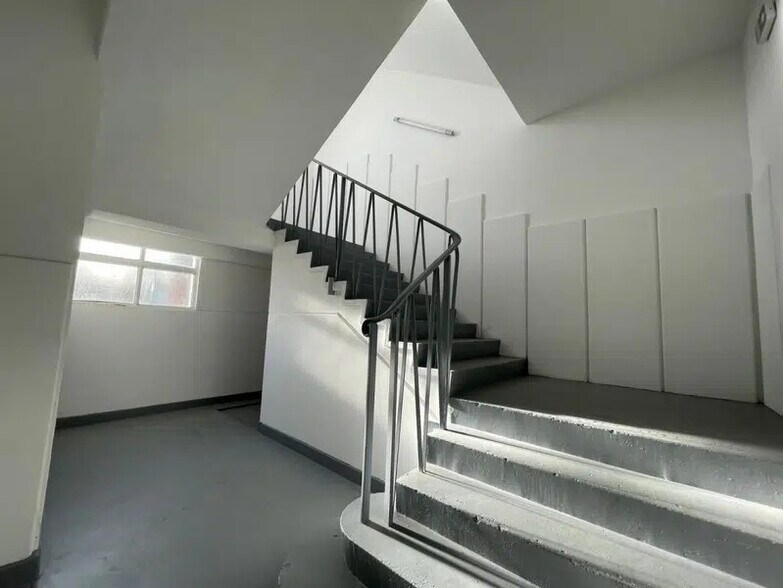 Industrial in Ivry-sur-Seine to rent - Interior Photo - Image 3 of 6