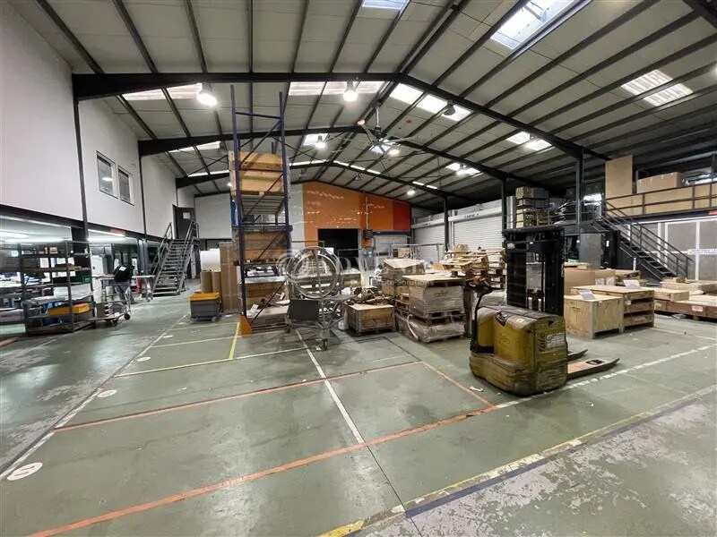 Light Industrial in Le Haillan for sale Interior Photo- Image 1 of 10