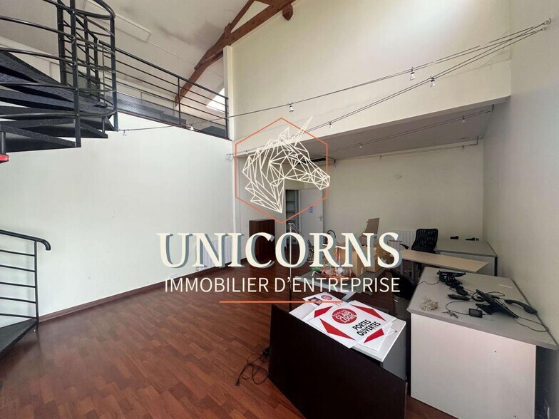 10 Impasse Lichard, Aucamville to rent - Interior Photo - Image 2 of 5