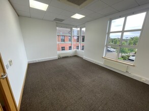 Royal Ct, Rudheath for rent Interior Photo- Image 2 of 8