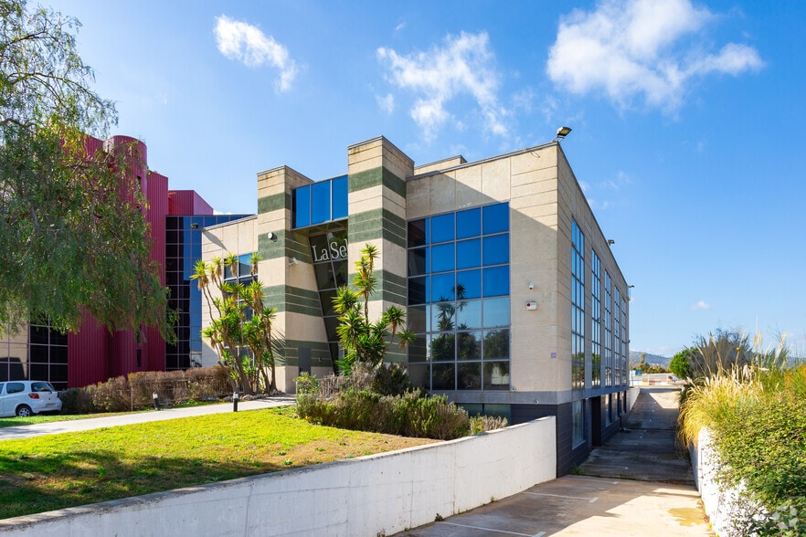 Carrer de la Selva, 18, El Prat de Llobregat, Barcelona to rent - Building Photo - Image 2 of 26