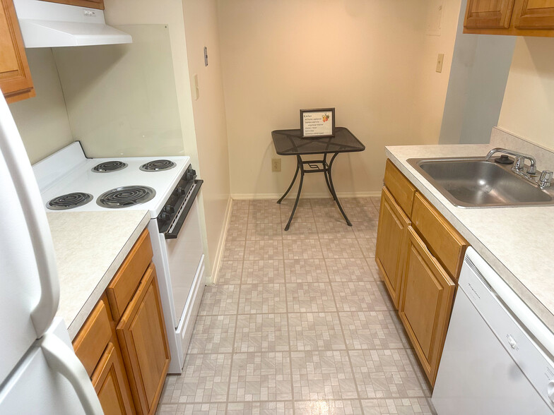 10 Spinners Ct, Randallstown, MD for sale - Building Photo - Image 3 of 10