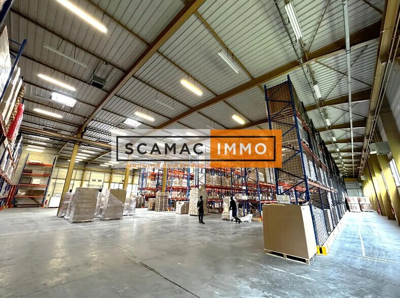 Office in Croissy-Beaubourg to rent - Building Photo - Image 2 of 11