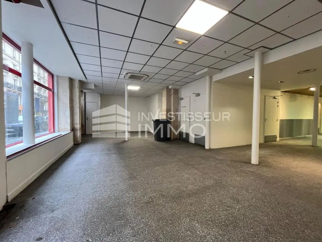 Retail in Paris to rent Interior Photo- Image 1 of 6