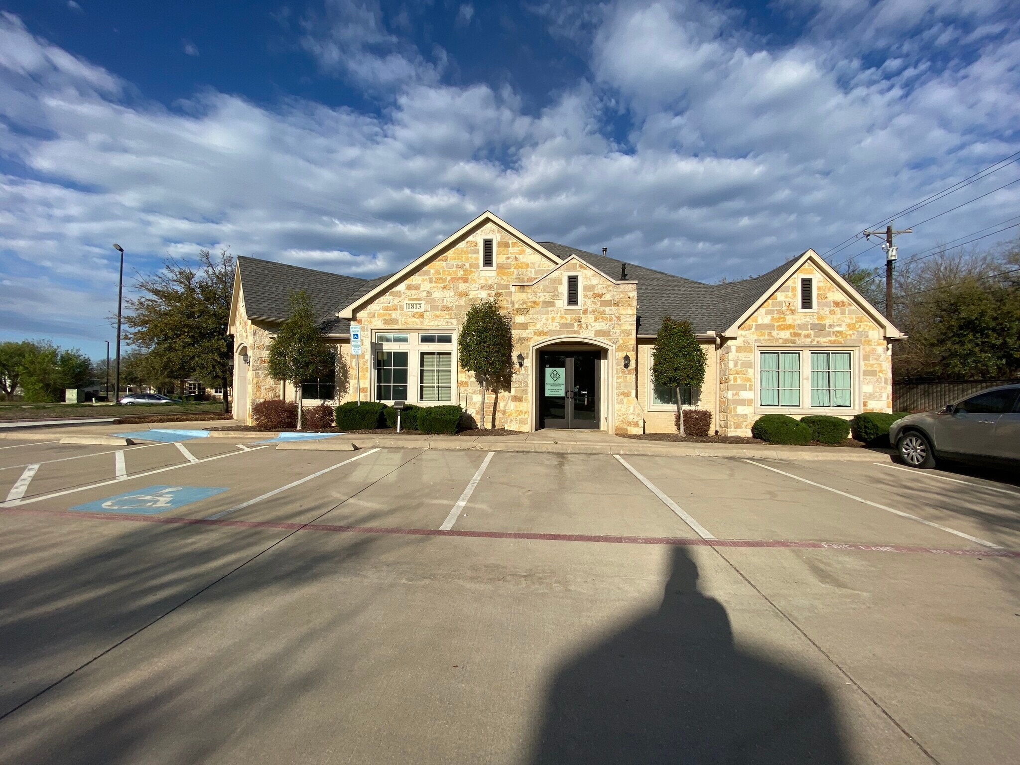1809-1813 Hinkle Dr, Denton, TX to rent Building Photo- Image 1 of 13