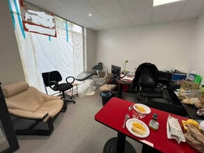 Office in Paris to rent Interior Photo- Image 1 of 3