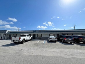 4861-4875 NE 12th Ave, Fort Lauderdale, FL to rent Building Photo- Image 1 of 3
