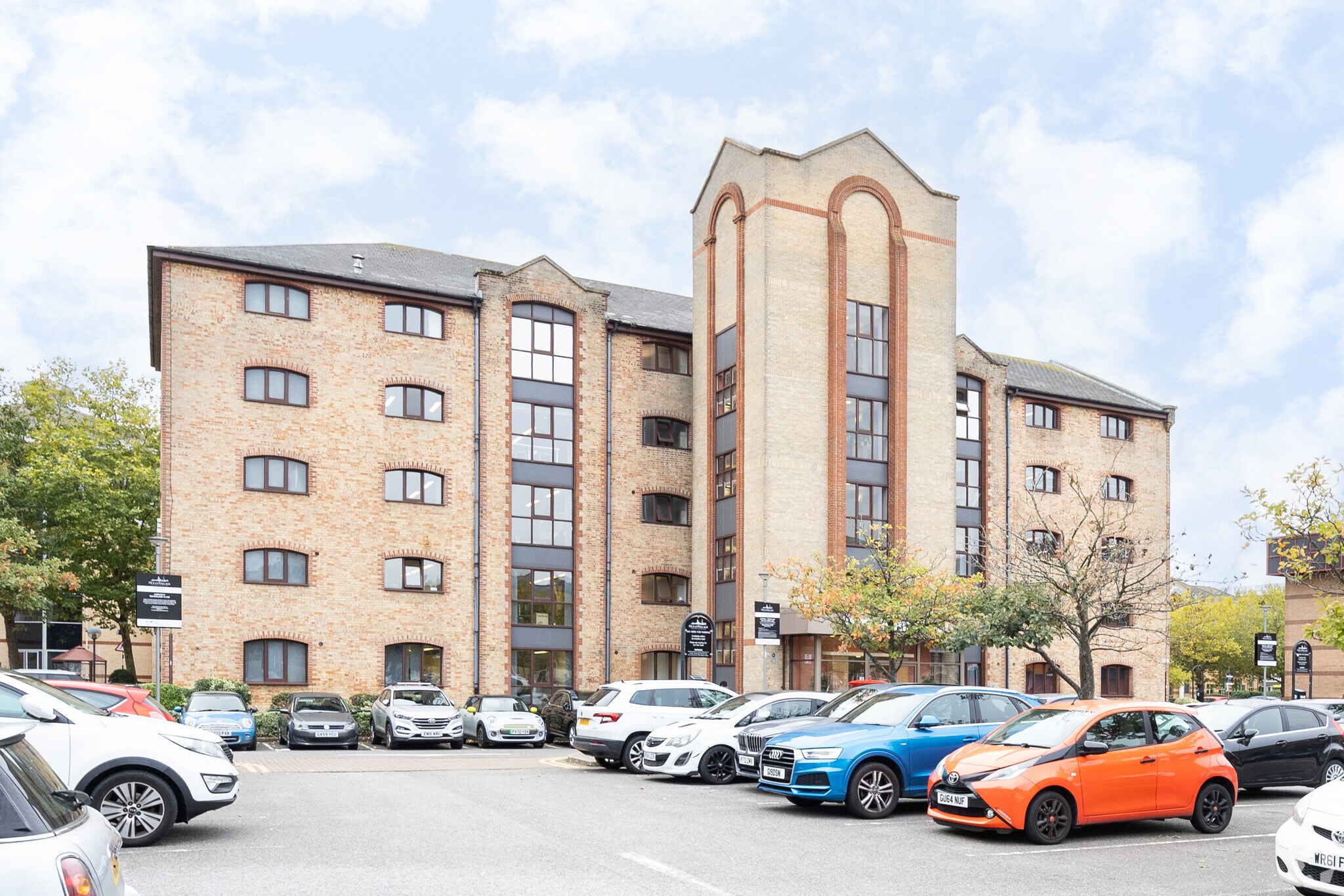 Ocean Way, Southampton to rent Primary Photo- Image 1 of 22