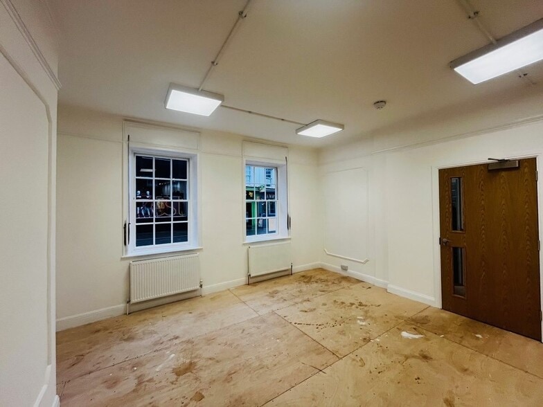 10 Queen St, Ipswich to rent - Interior Photo - Image 3 of 9