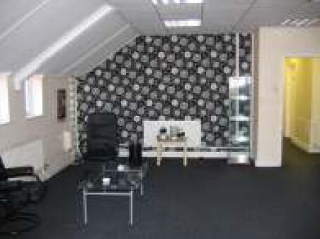 102-104 Victoria St, Grimsby to rent - Building Photo - Image 3 of 3