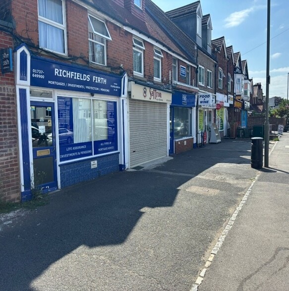 59-61 Nutfield Rd, Merstham to rent - Building Photo - Image 2 of 2