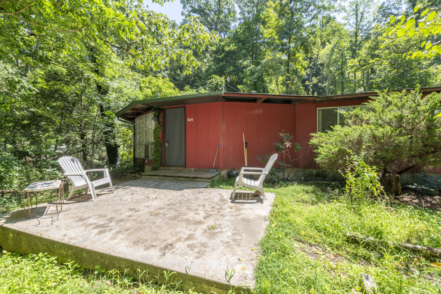 25 Howland Rd, Asheville, NC for sale - Building Photo - Image 1 of 1