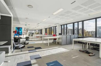 Office in Levallois-Perret to rent Interior Photo- Image 1 of 6