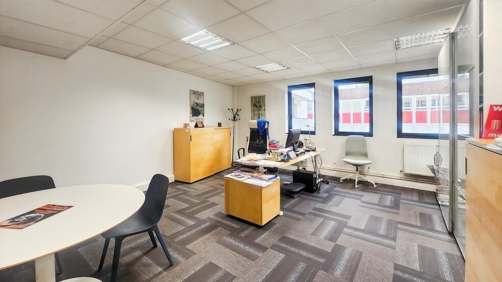 Office in Clichy to rent - Interior Photo - Image 3 of 8