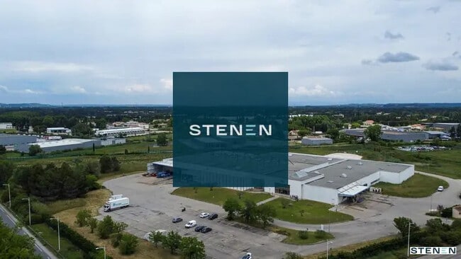 Location Entrepôt 870 m² à 14 880 m²