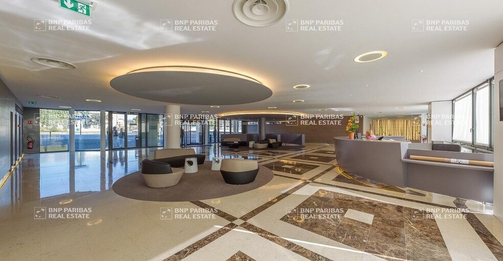 2 Place Du General De Gaulle, Antony to rent - Lobby - Image 3 of 5