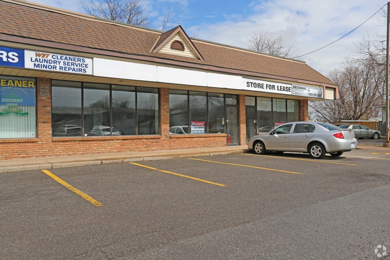 595 Carlton St, St Catharines L2M 4Y2 Carlton Heights Plaza