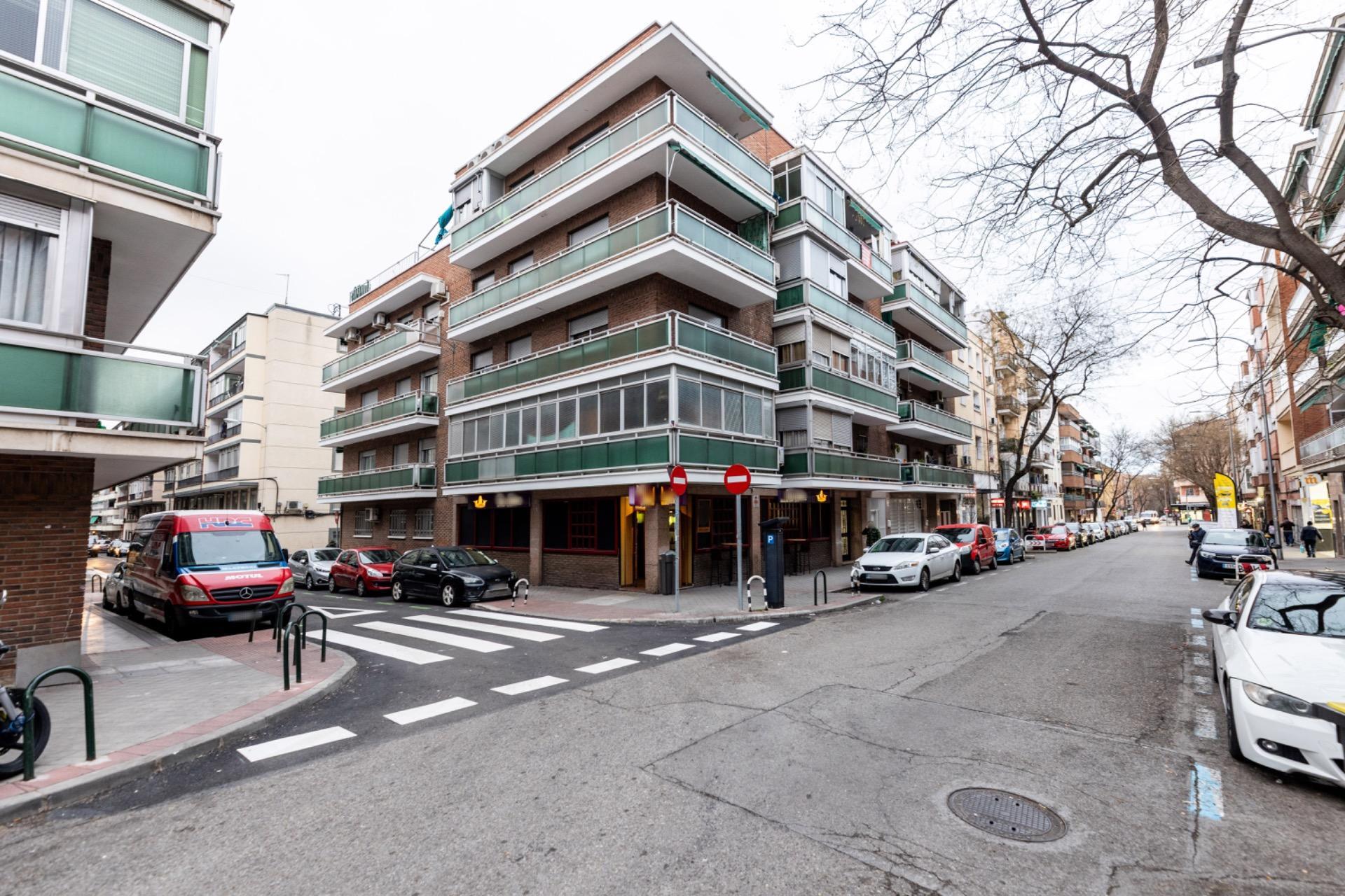 Retail in Madrid, Madrid to rent Primary Photo- Image 1 of 2