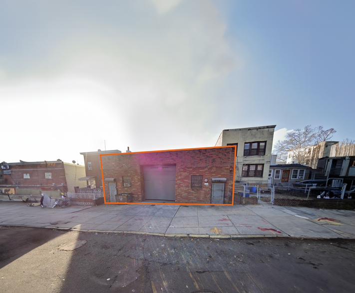 28 Marginal St W, Brooklyn, NY for rent - Building Photo - Image 1 of 1