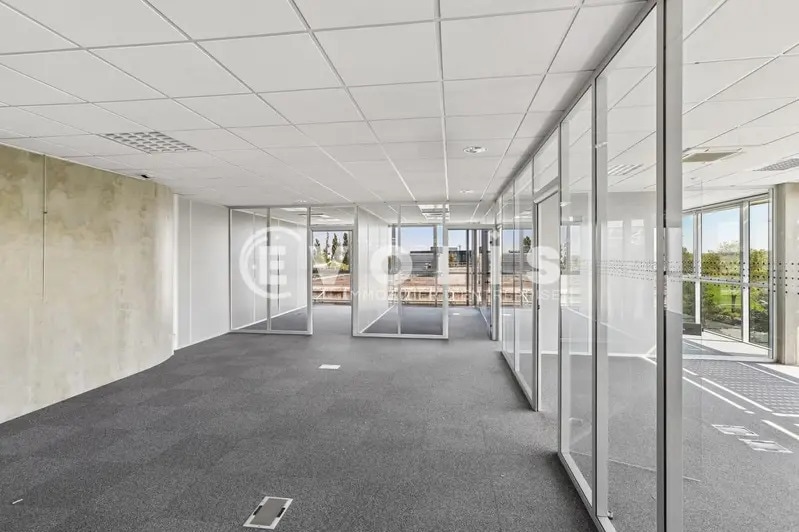 11 Rue Edison, Bron to rent Interior Photo- Image 1 of 16