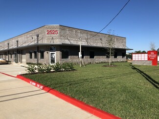 More details for 2525 N Frazier St, Conroe, TX - Office, Light Industrial for Rent