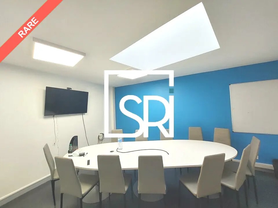 Vente Bureaux 836 m² - Photo 1