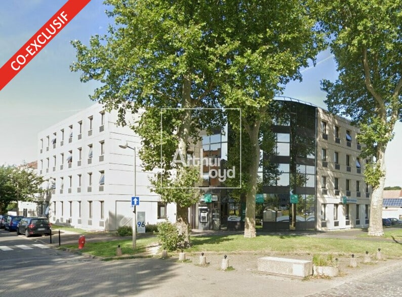 Office in Lieusaint to rent - Building Photo - Image 2 of 7
