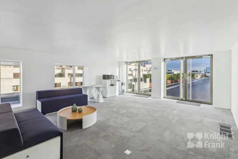 12 Avenue André Malraux, Levallois-Perret to rent - Interior Photo - Image 3 of 9