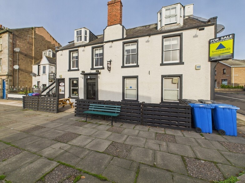 37 Wharf St, Montrose for sale - Primary Photo - Image 1 of 33