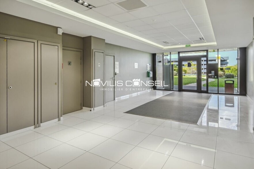 Office in Balma to rent - Lobby - Image 2 of 5