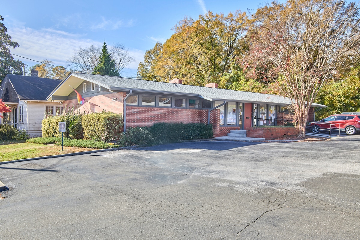 1007 Broad St, Durham, NC to rent Building Photo- Image 1 of 6