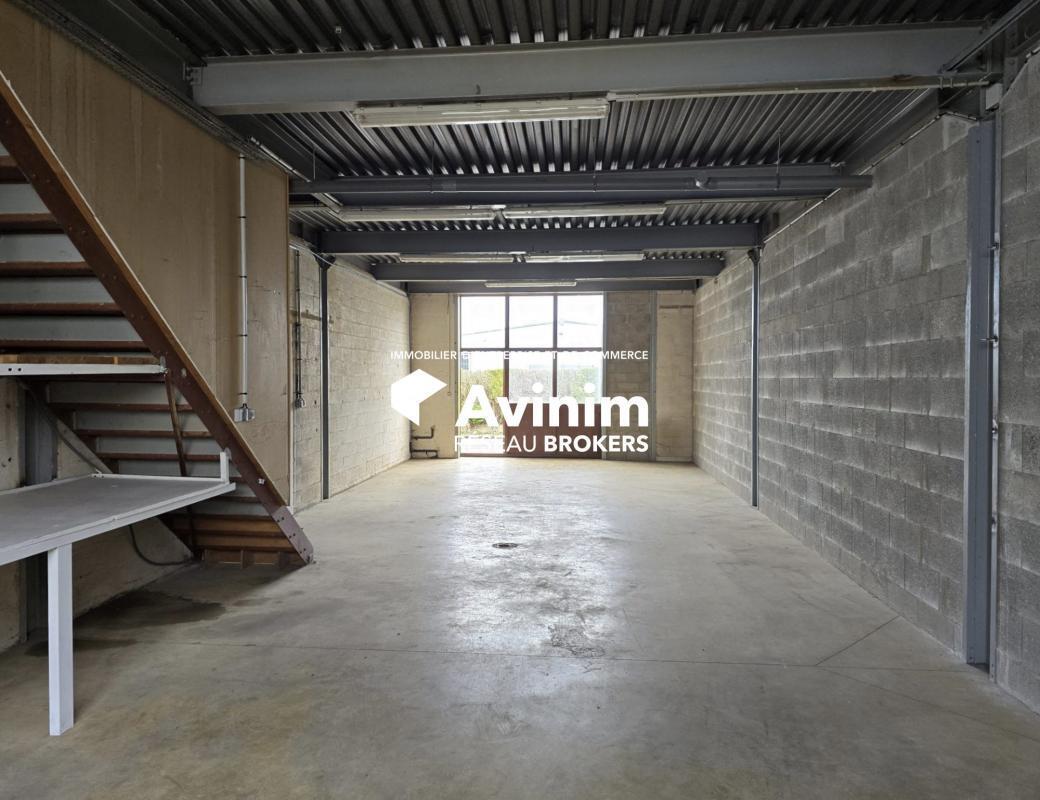 Industrial in Domont to rent Interior Photo- Image 1 of 6