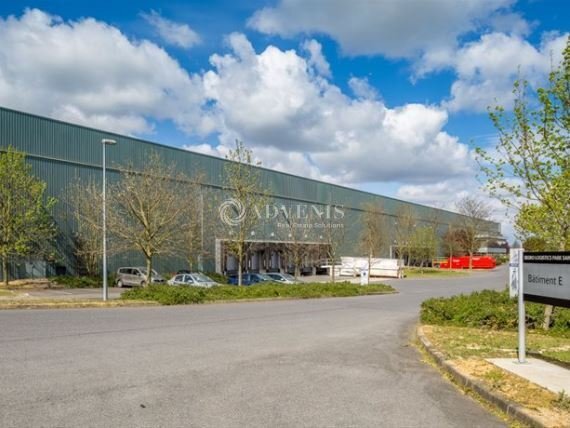 Industrial in Saint Witz to rent - Building Photo - Image 2 of 8
