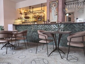 Retail in Barcelona, Barcelona to rent Interior Photo- Image 2 of 11