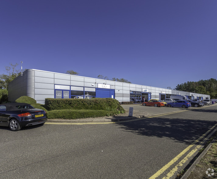 100-116 Tanners Dr, Milton Keynes for rent - Building Photo - Image 1 of 1