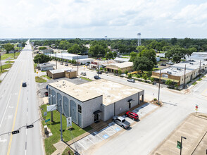 2313 Main St, Waller, TX for rent Building Photo- Image 1 of 11