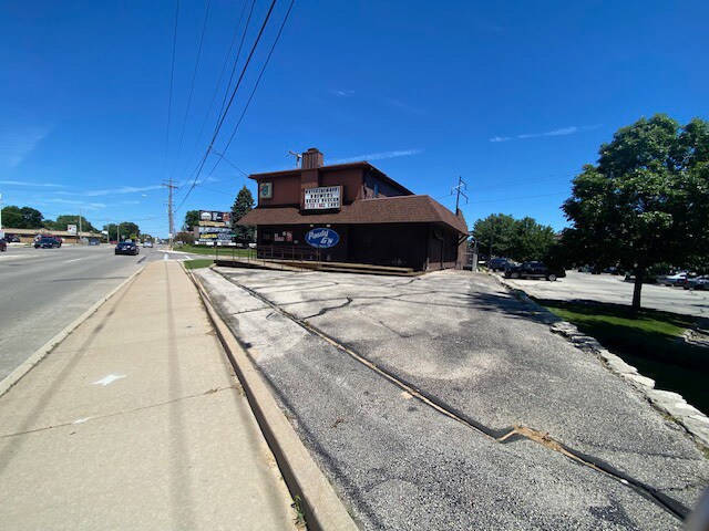 1803 Main St, Green Bay, WI for sale Primary Photo- Image 1 of 33