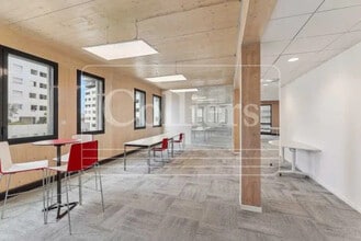Office in Marseille to rent Interior Photo- Image 2 of 11