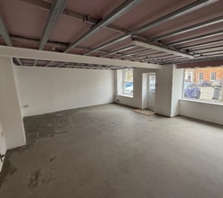 32 London End, Beaconsfield to rent Interior Photo- Image 2 of 2