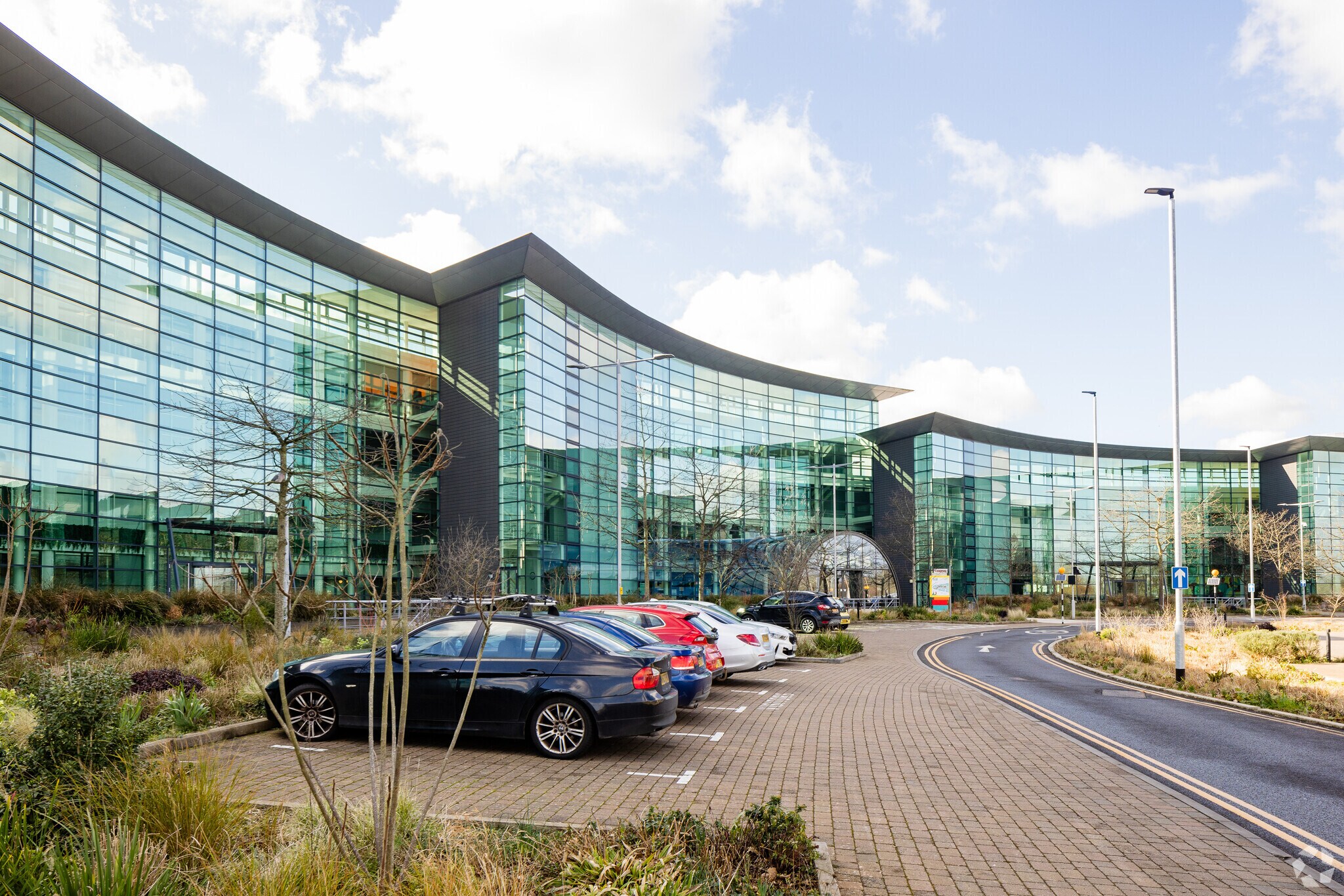 Basingstoke Rd, Reading to rent Primary Photo- Image 1 of 22