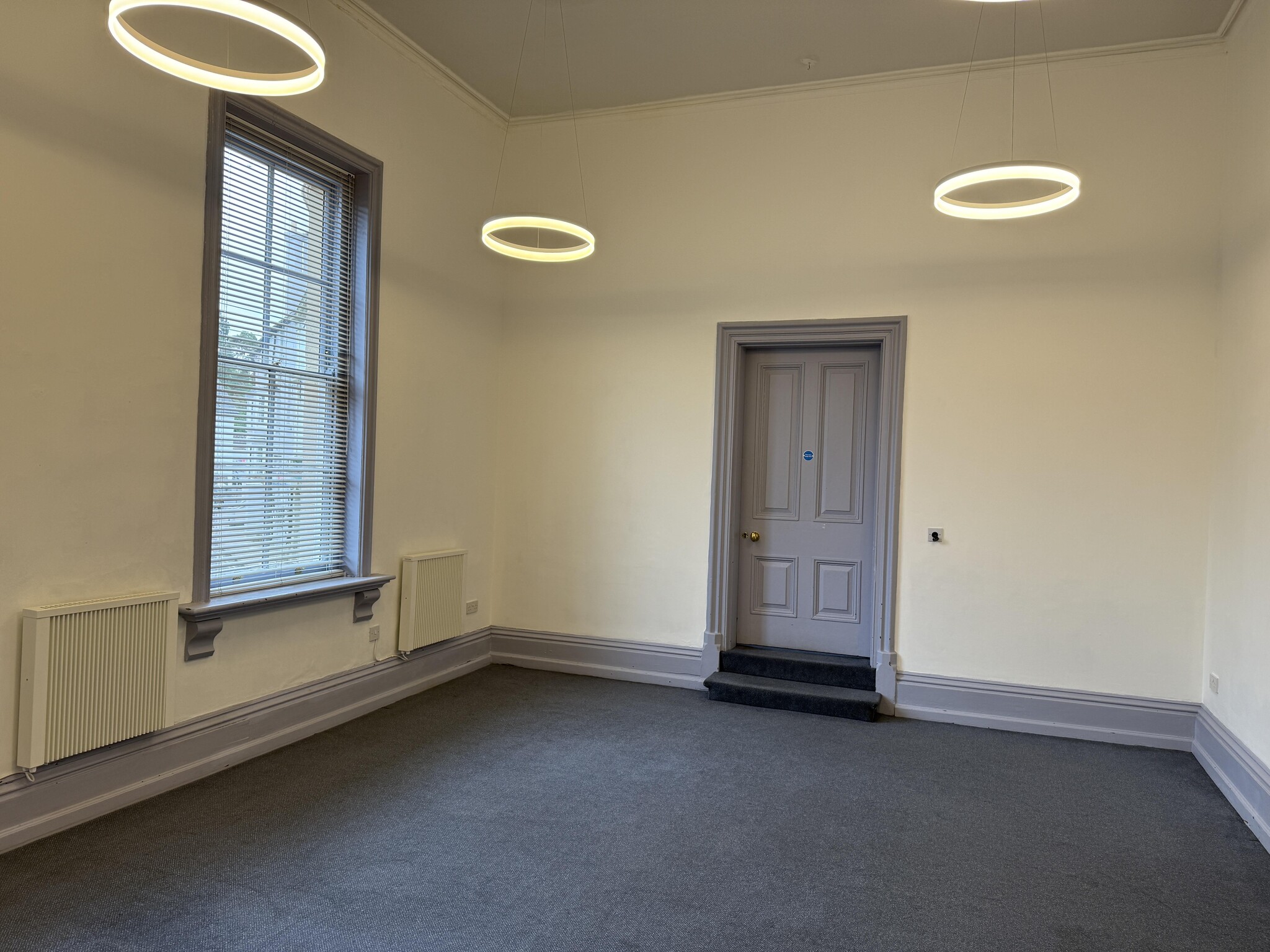 5-7 High St, Ross On Wye to rent Interior Photo- Image 1 of 2