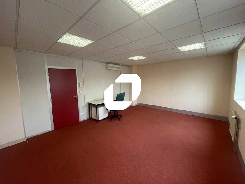 Office in Villejust to rent - Interior Photo - Image 3 of 10