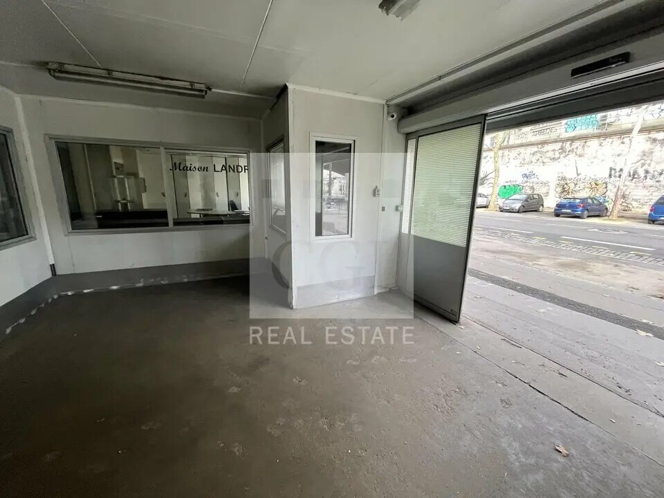 Build-to-Rent in Lyon for sale Interior Photo- Image 1 of 13
