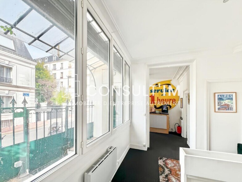 Office in Asnières-sur-Seine to rent - Interior Photo - Image 1 of 7